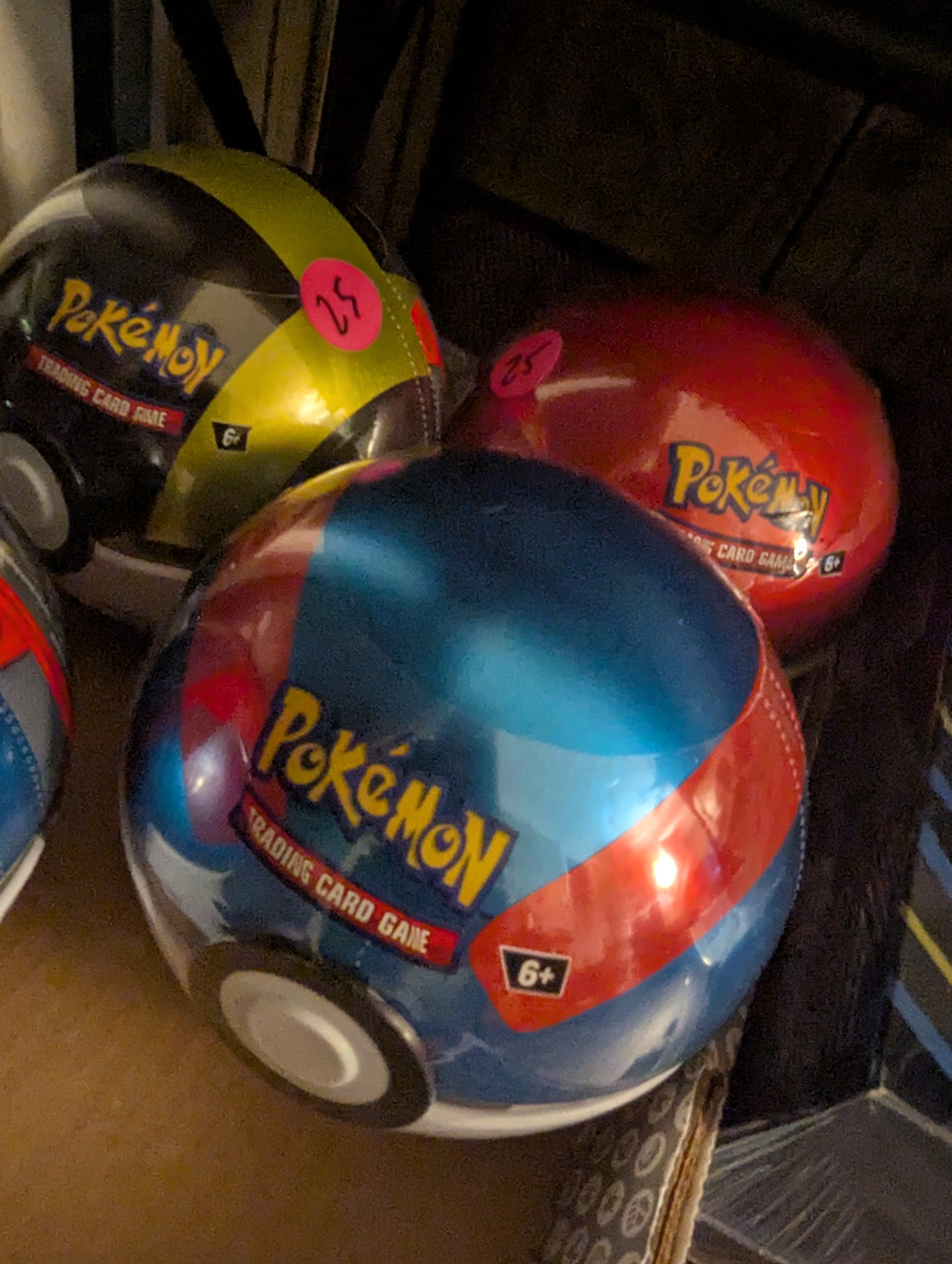 D25 Pokemon Pokeball Tin (Random Selection)